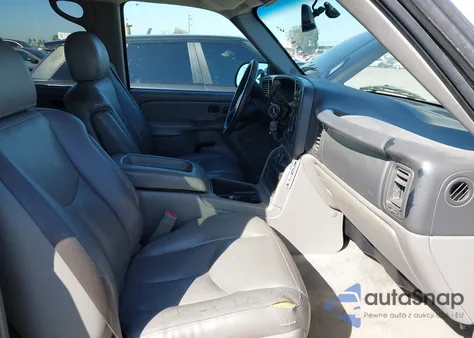 2004 Chevrolet Tahoe Lt z USA, uszkodzony, nr VIN 1GNEC13T44R304711